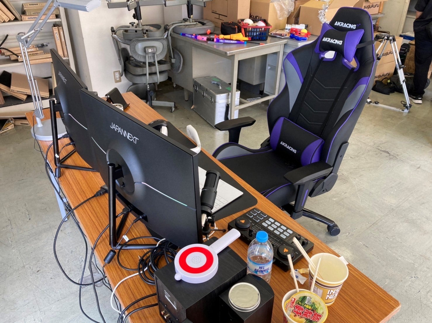 フジテレビ系木曜22時枠連続ドラマ『この素晴らしき世界』にて、JAPANNEXTのモニターが使用されました。