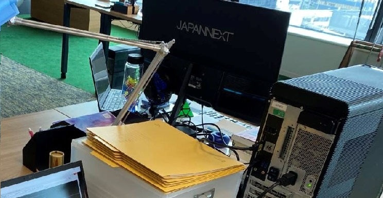 TBS火曜10時ドラマ『18/40 ~ふたりなら夢も恋も~ 』に、JAPANNEXTのデスクワーク用モニター「JN-IPS2380FHDR-C」を美術協力させていただきました。