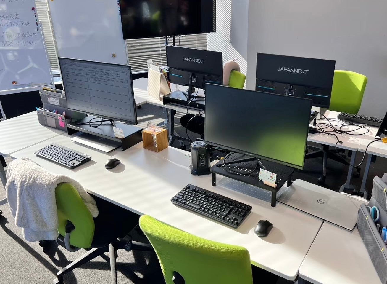 ドラマ『ホンノウスイッチ』にて、JAPANNEXTのモニターを美術協力していました!