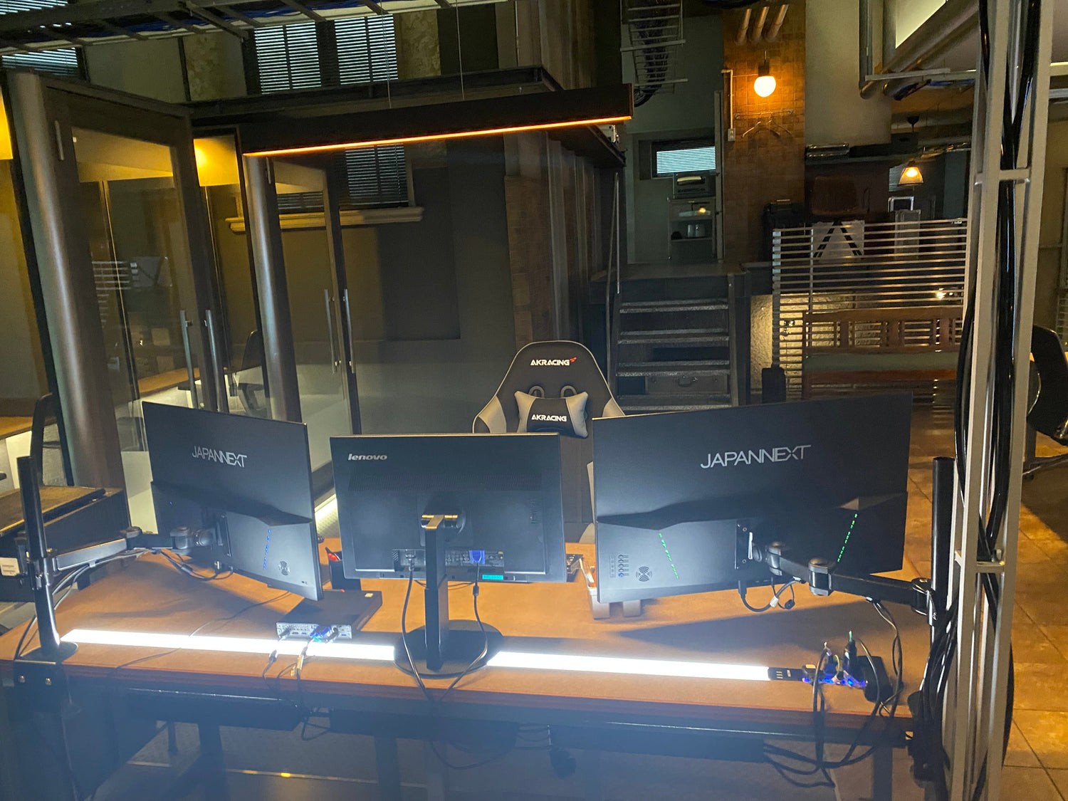 『絶対零度〜情報犯罪捜査〜』に、JAPANNEXTのモニターを美術協力させていただきました!