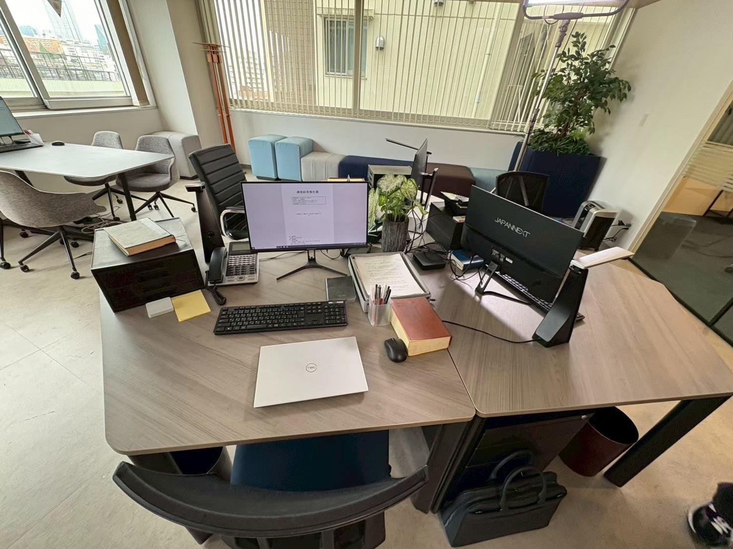 『しあわせな結婚』 に、JAPANNEXTのモニターを美術協力させていただきました!