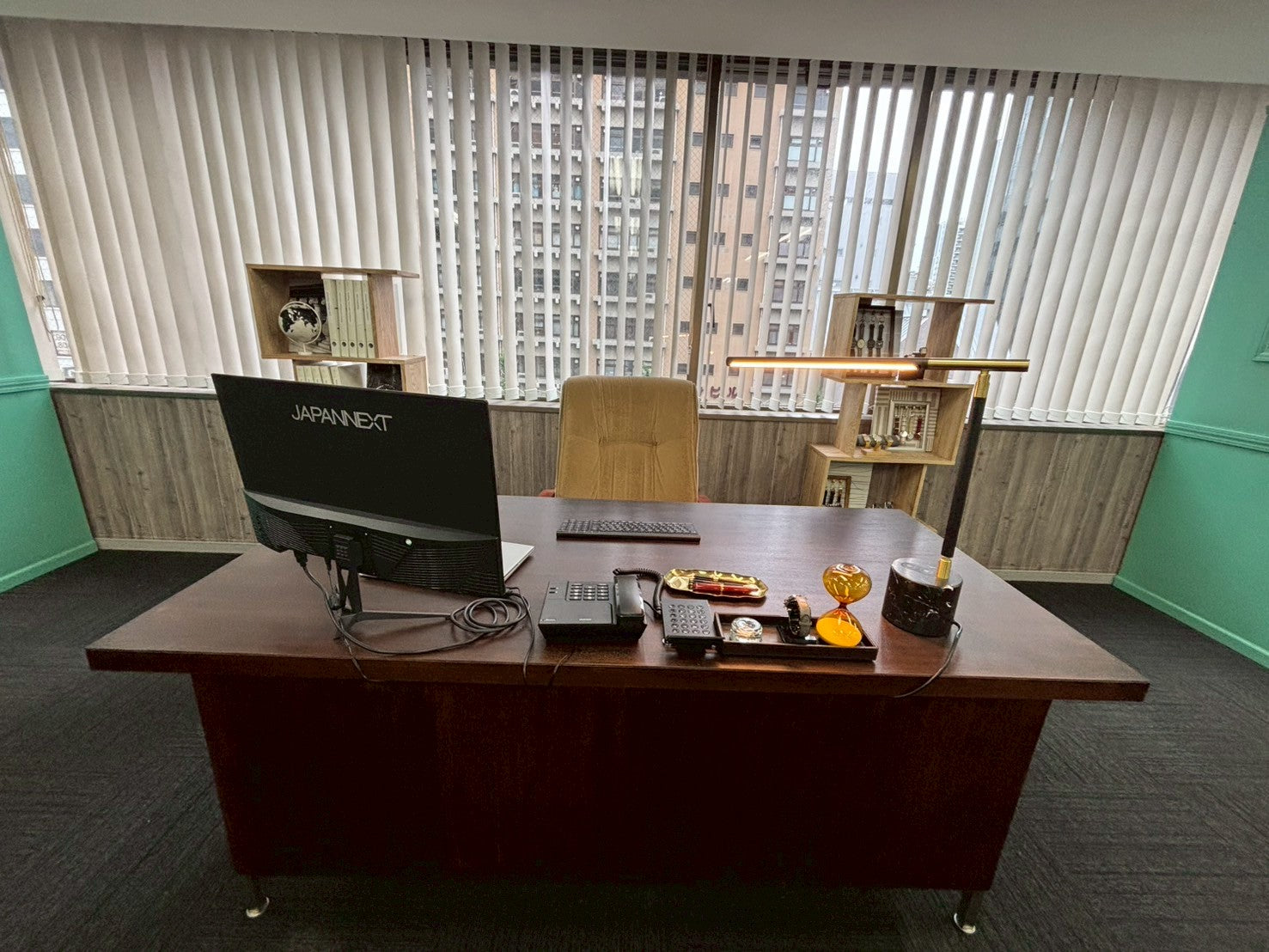 「奪い愛、真夏」に、JAPANNEXTのモニターを美術協力させていただきました!