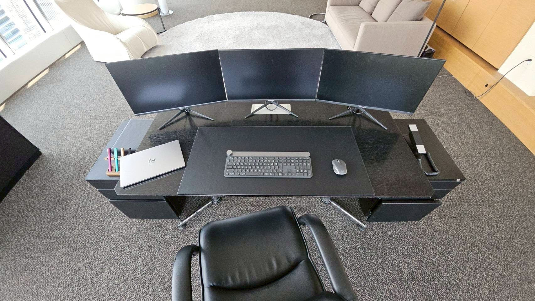 『いつか、ヒーロー』に、 JAPANNEXTのモニターを美術協力させていただきました!