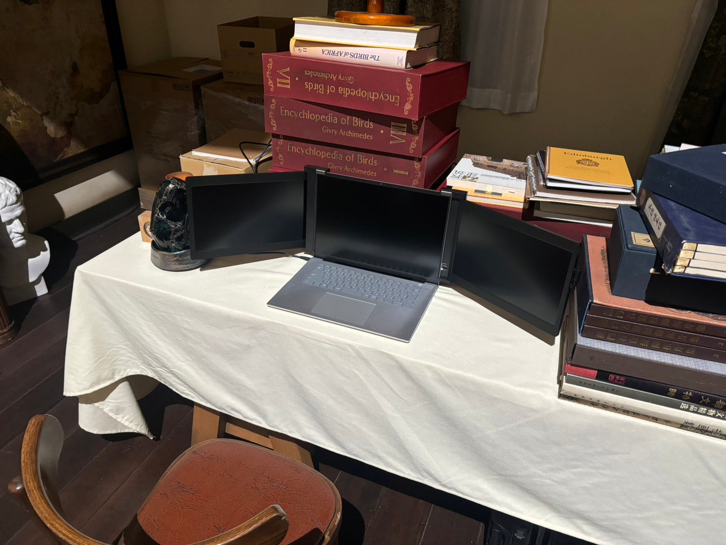 『天久鷹央の推理カルテ』に、JAPANNEXTのモニターが使用されました!