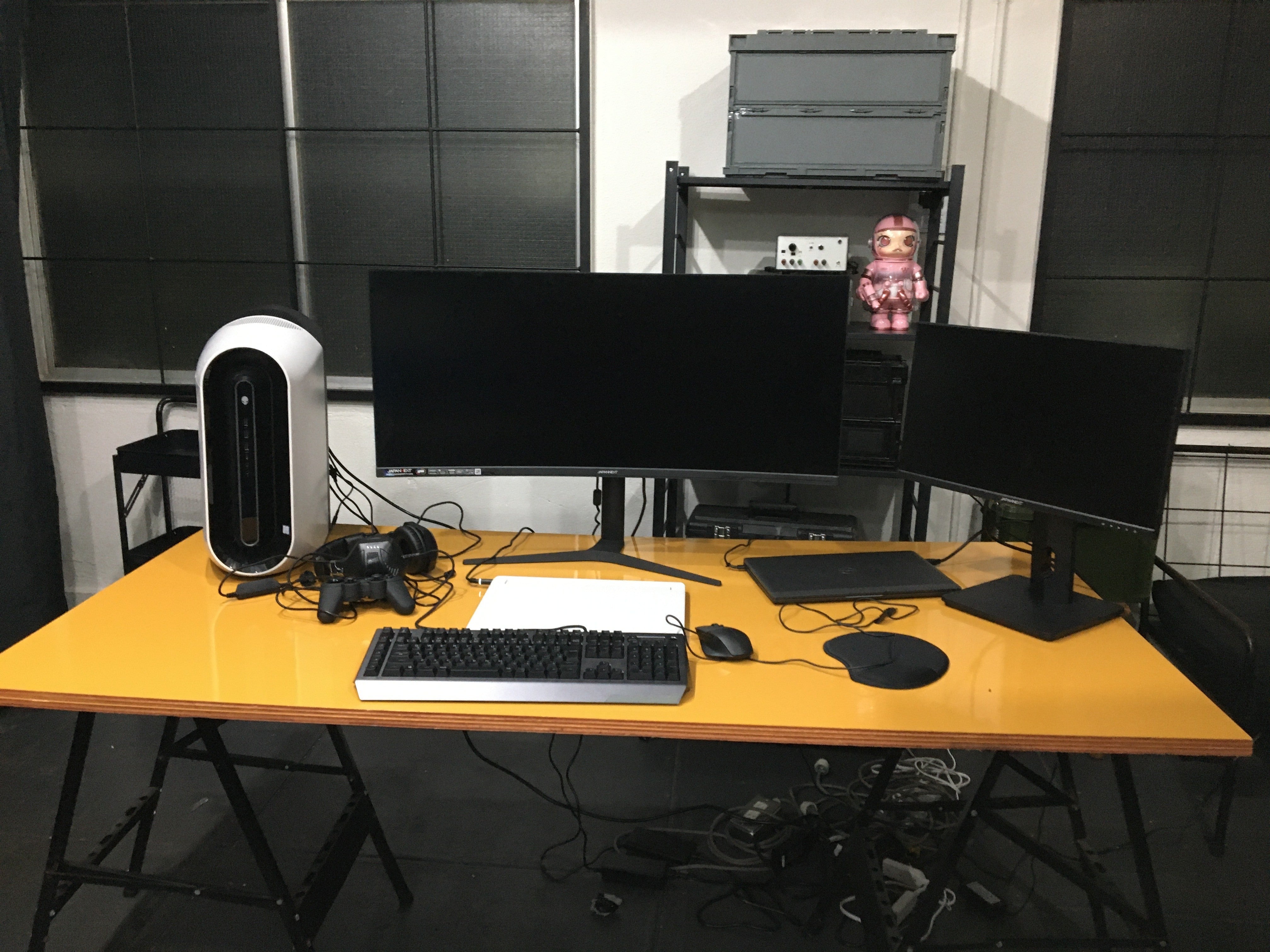 『リベンジスパイ』に、JAPANNEXTモニターを美術提供させていただきました🙌