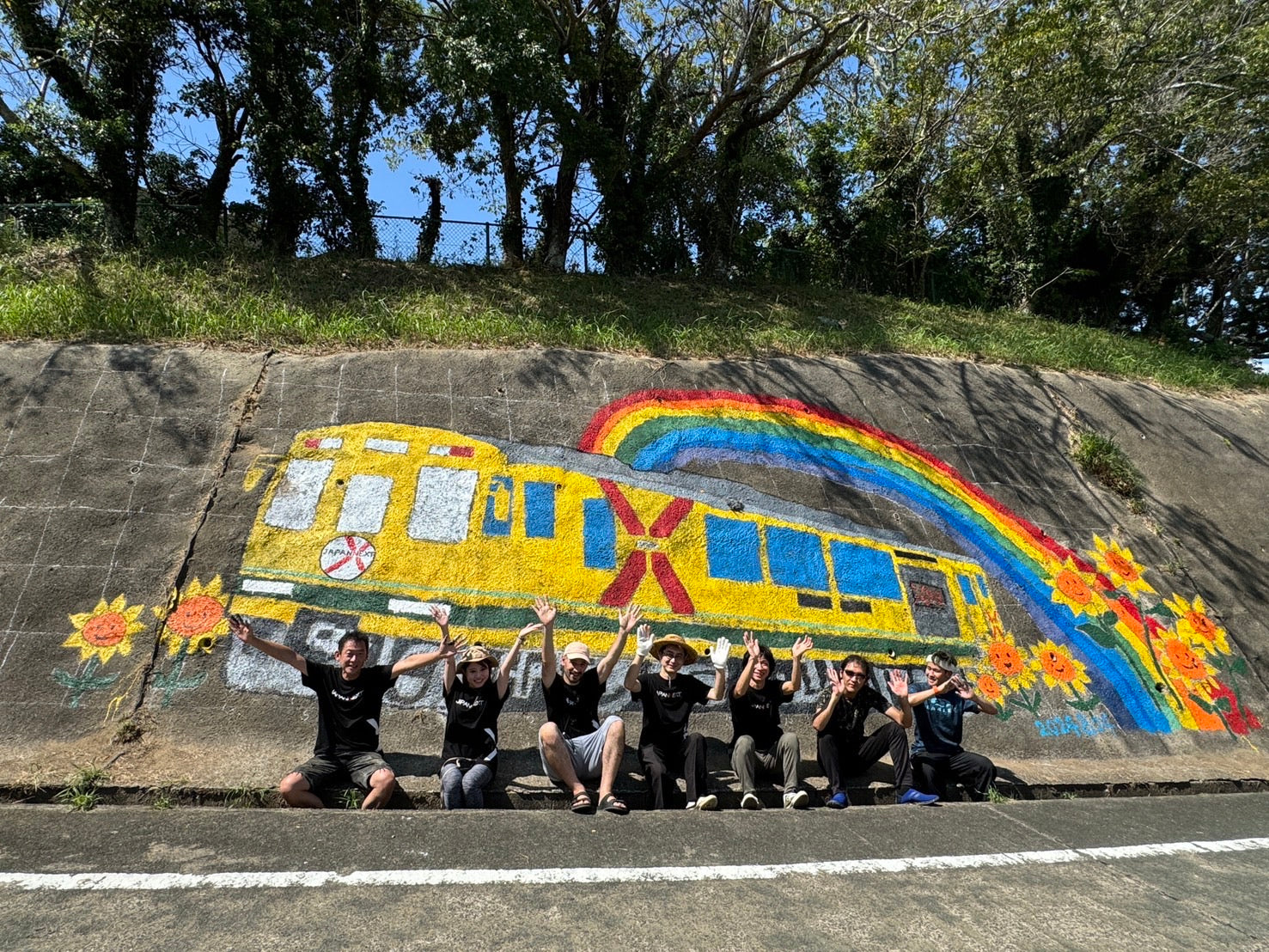 JAPANNEXT本社の壁に社員でいすみ鉄道(JAPANNEXTコラボ)を描きました